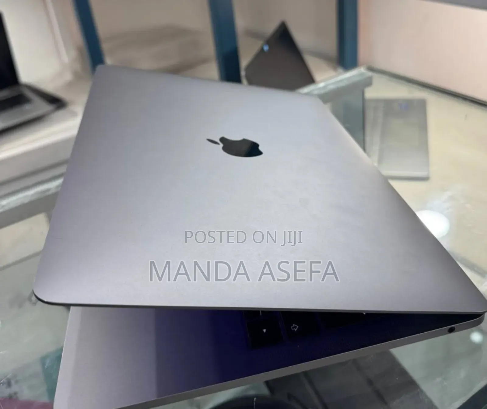 New Laptop Apple MacBook Pro 2017 8GB Intel Core I5 SSD 256GB