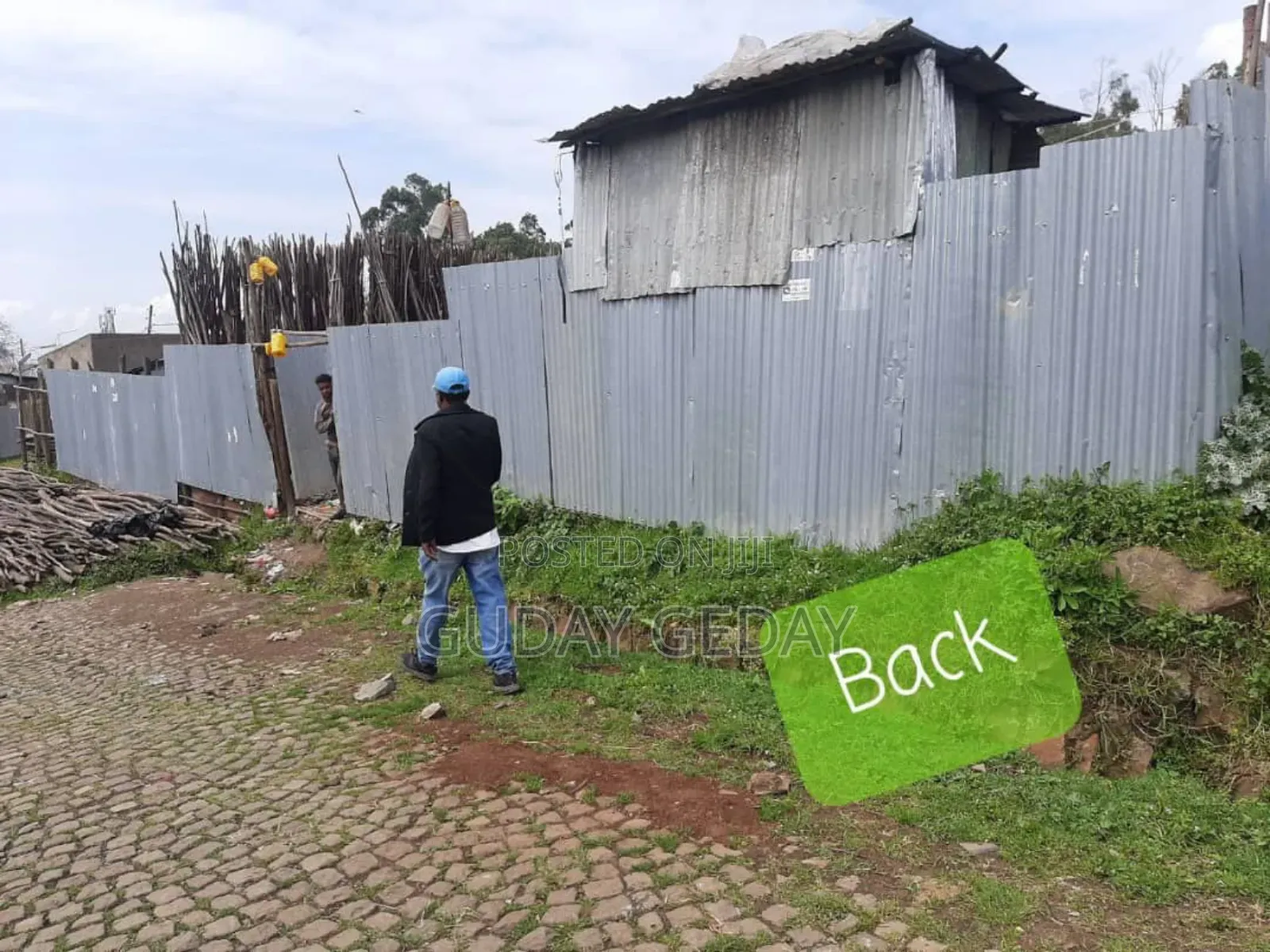 367 ካሬ መሬት በኮተቤ መምህራን ኮሌጅ