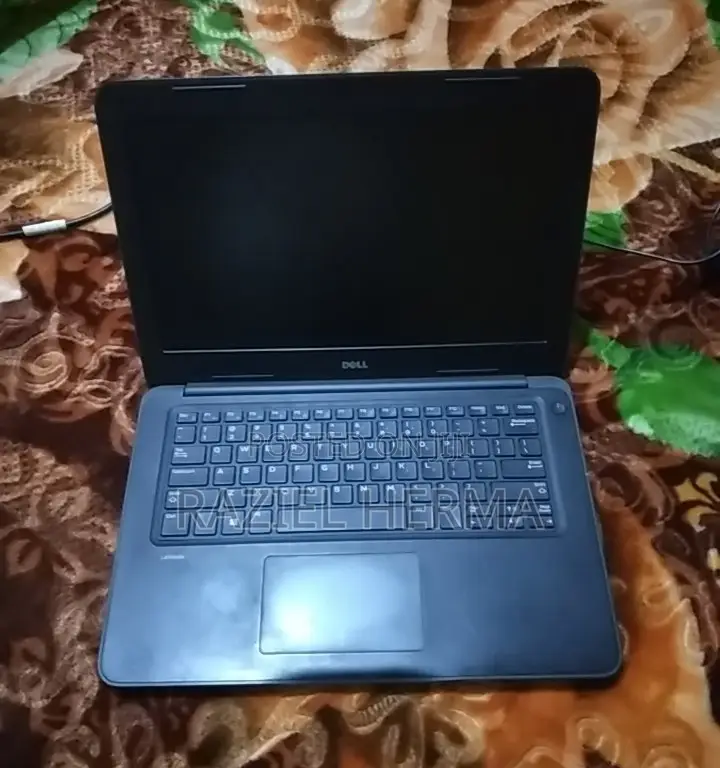 Laptop Dell Latitude 13 3380 4GB Intel Core I5 SSD 512GB
