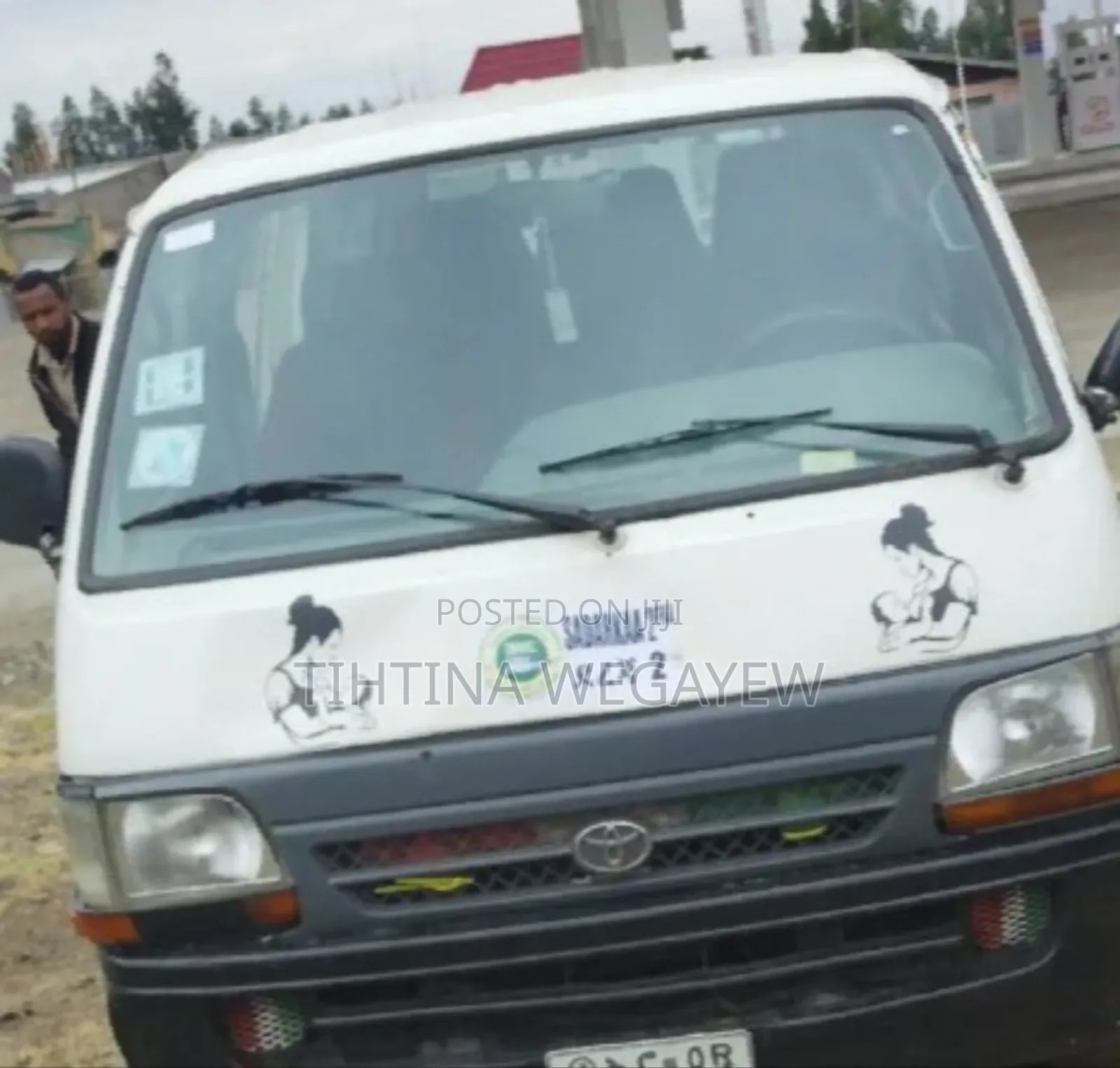 Toyota HiAce 2002 White