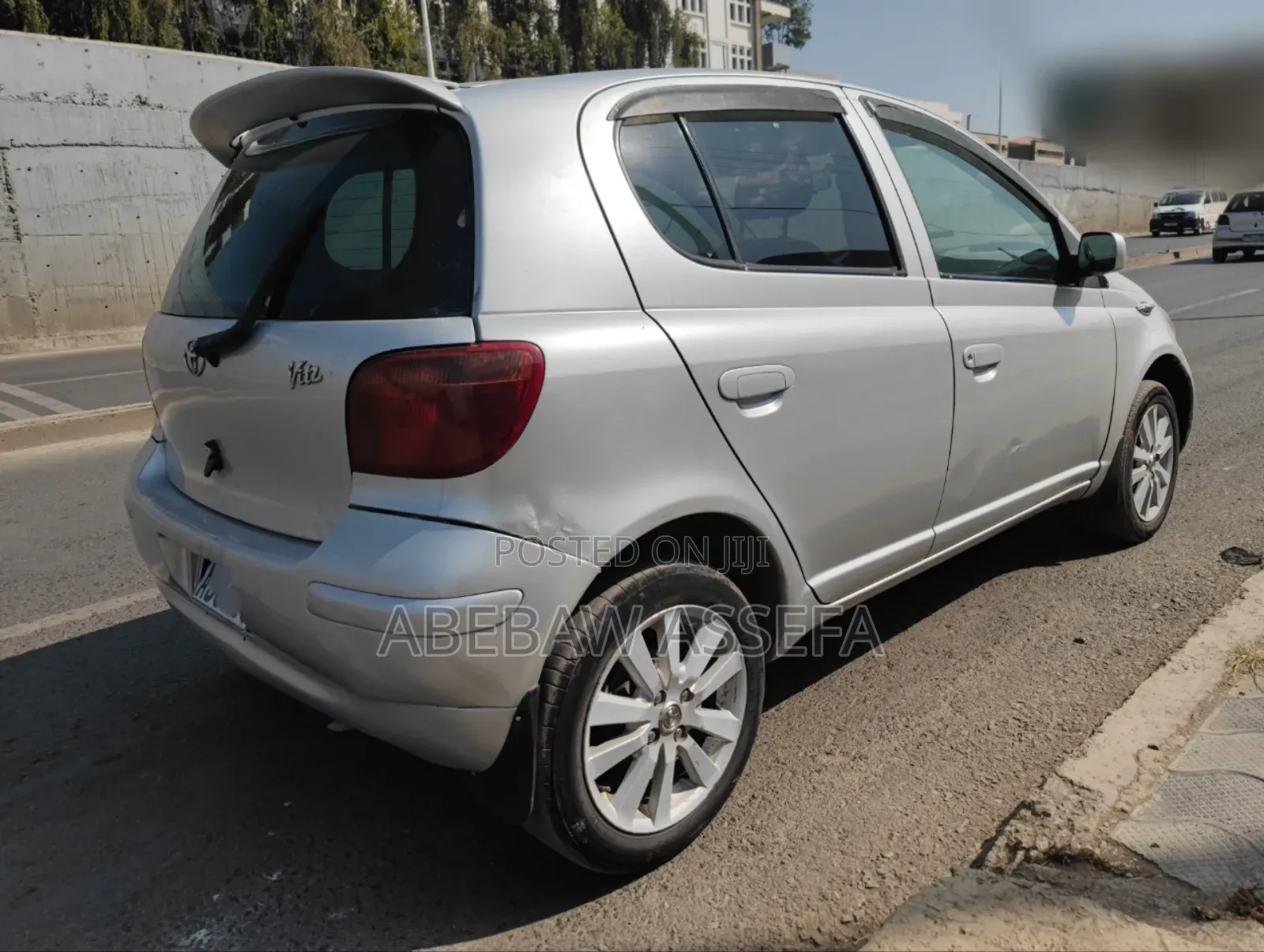 Toyota Vitz 2002 Silver