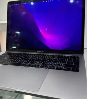 New Laptop Apple MacBook Pro 2017 8GB Intel Core I5 SSD 256GB