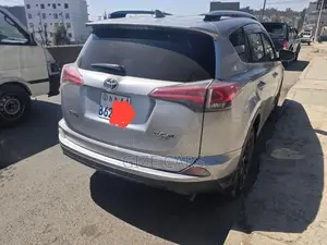 Toyota RAV4 2018 Silver