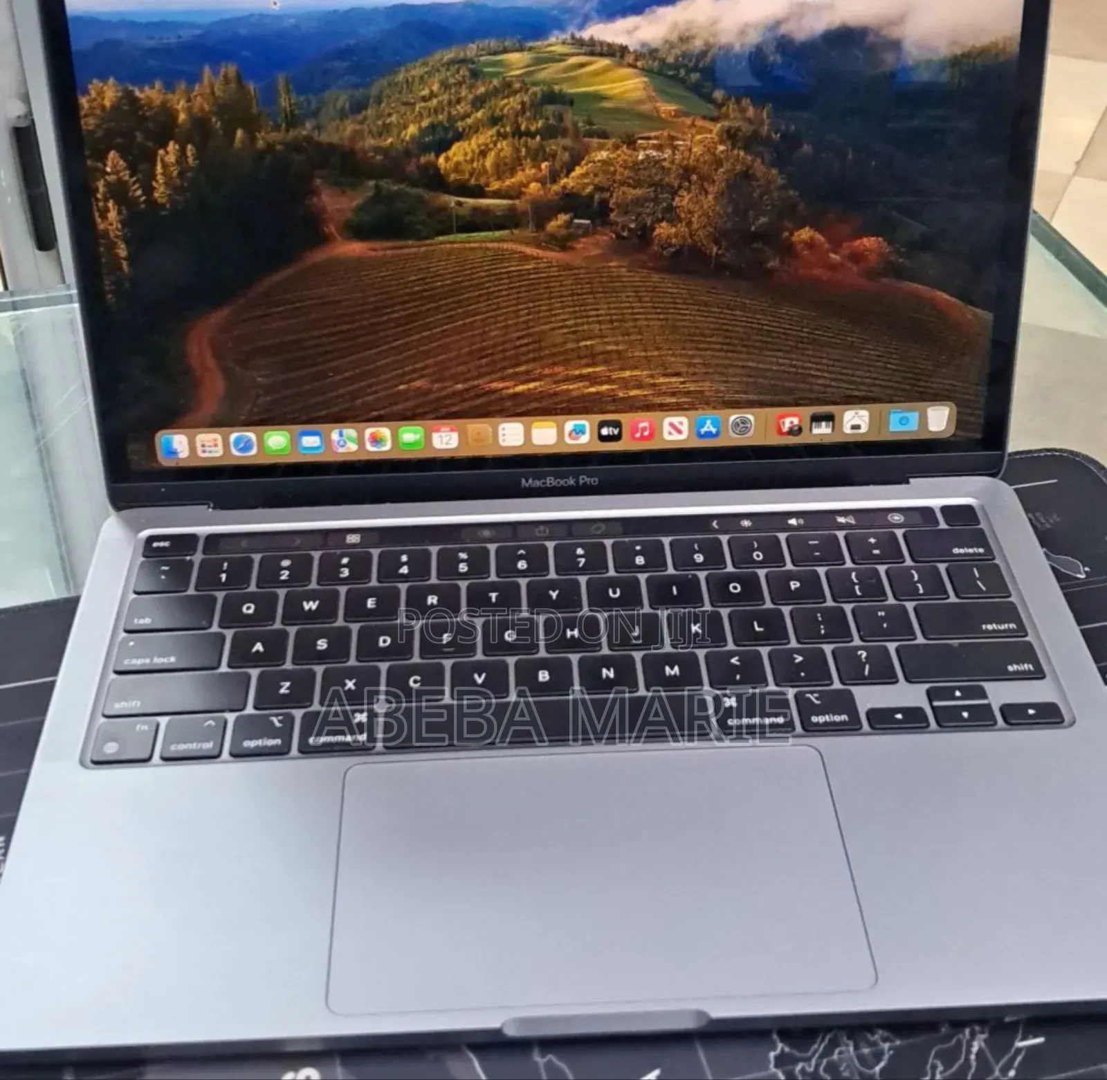 New Laptop Apple MacBook Pro 2022 M2 8GB Apple M2 SSD 256GB