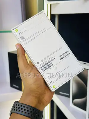 New Apple iPhone 17 256 GB Black