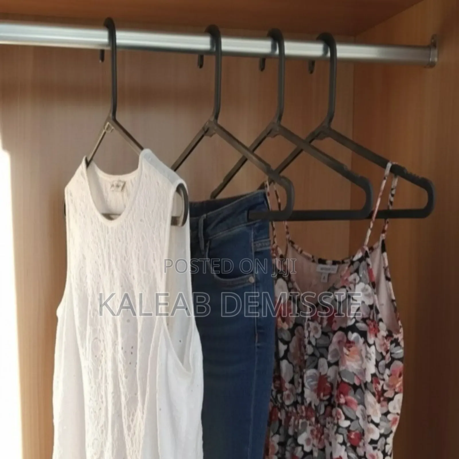 Cloth Hanger የልብስ መስቀያ