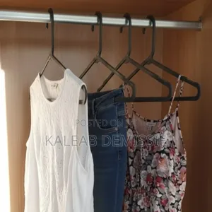 Cloth Hanger የልብስ መስቀያ