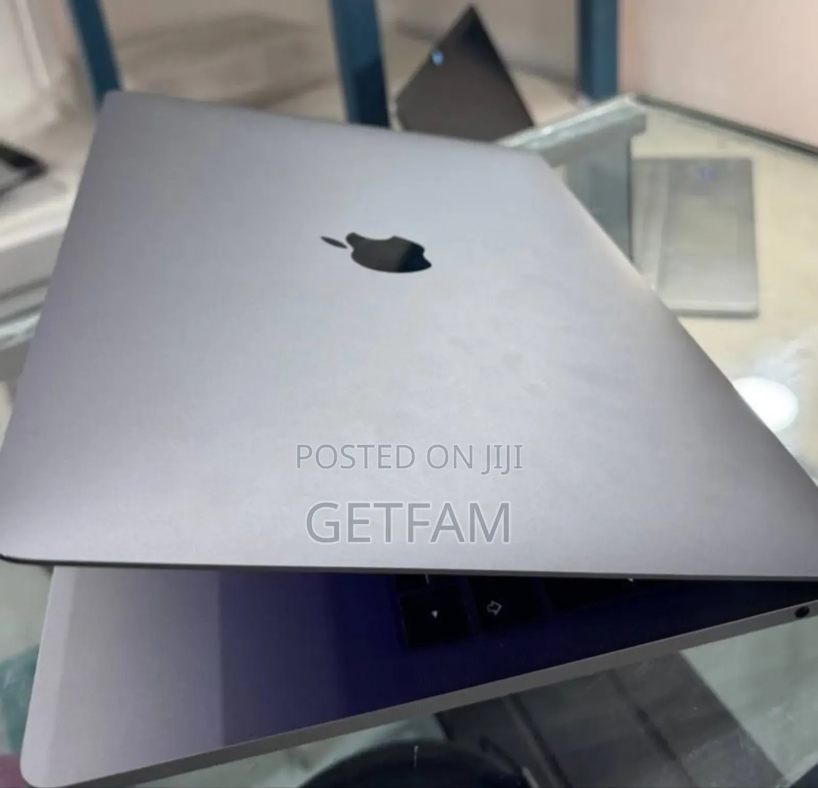 New Laptop Apple MacBook Pro 2017 8GB Intel Core I5 SSD 256GB