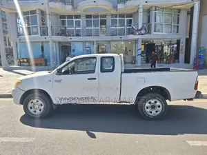 Toyota Hilux 2008 White