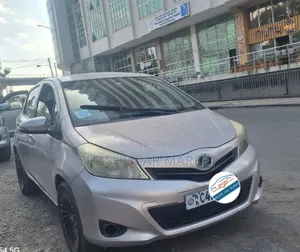 Toyota Yaris 2012 Silver