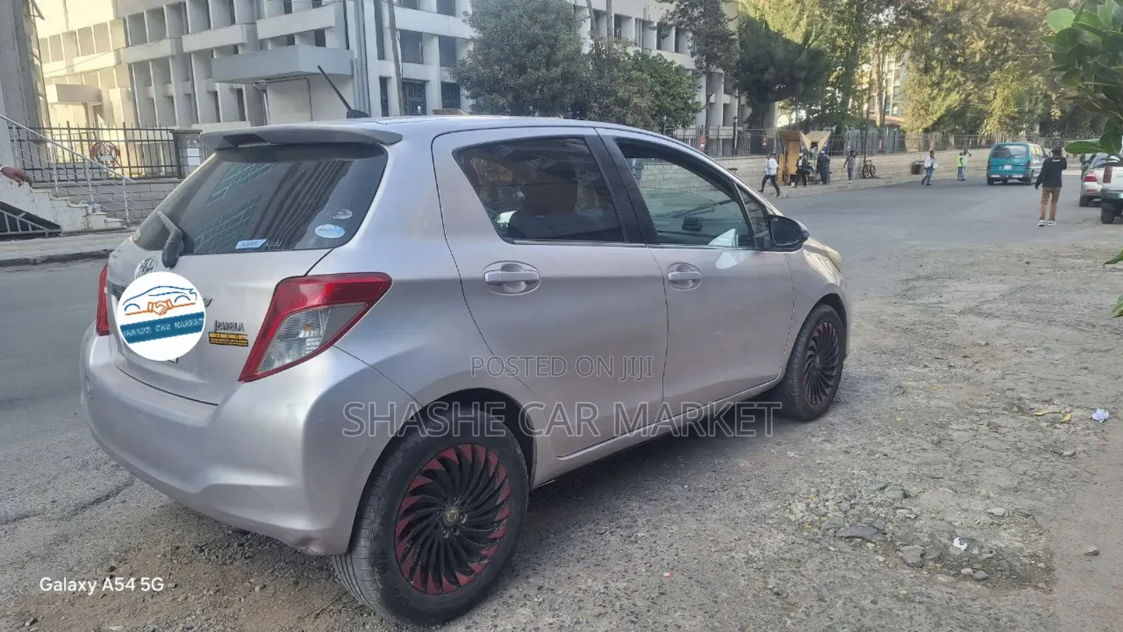 Toyota Yaris 2012 Silver