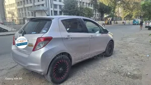 Toyota Yaris 2012 Silver