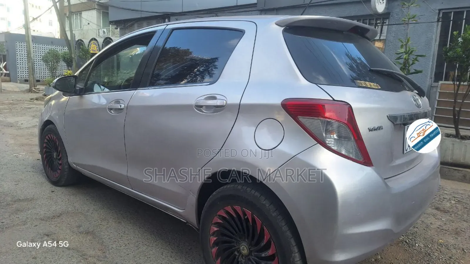 Toyota Yaris 2012 Silver