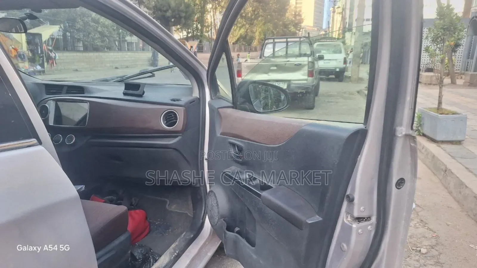 Toyota Yaris 2012 Silver