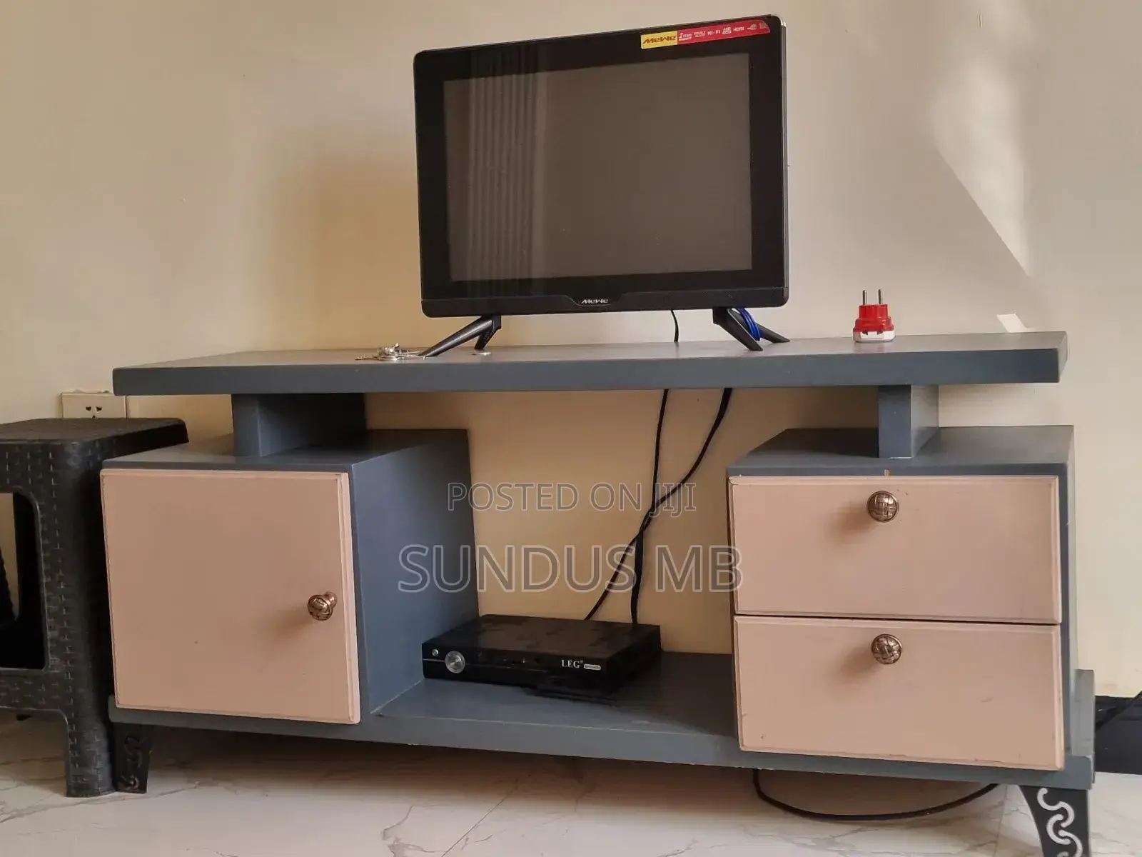 Tv and Tvstand