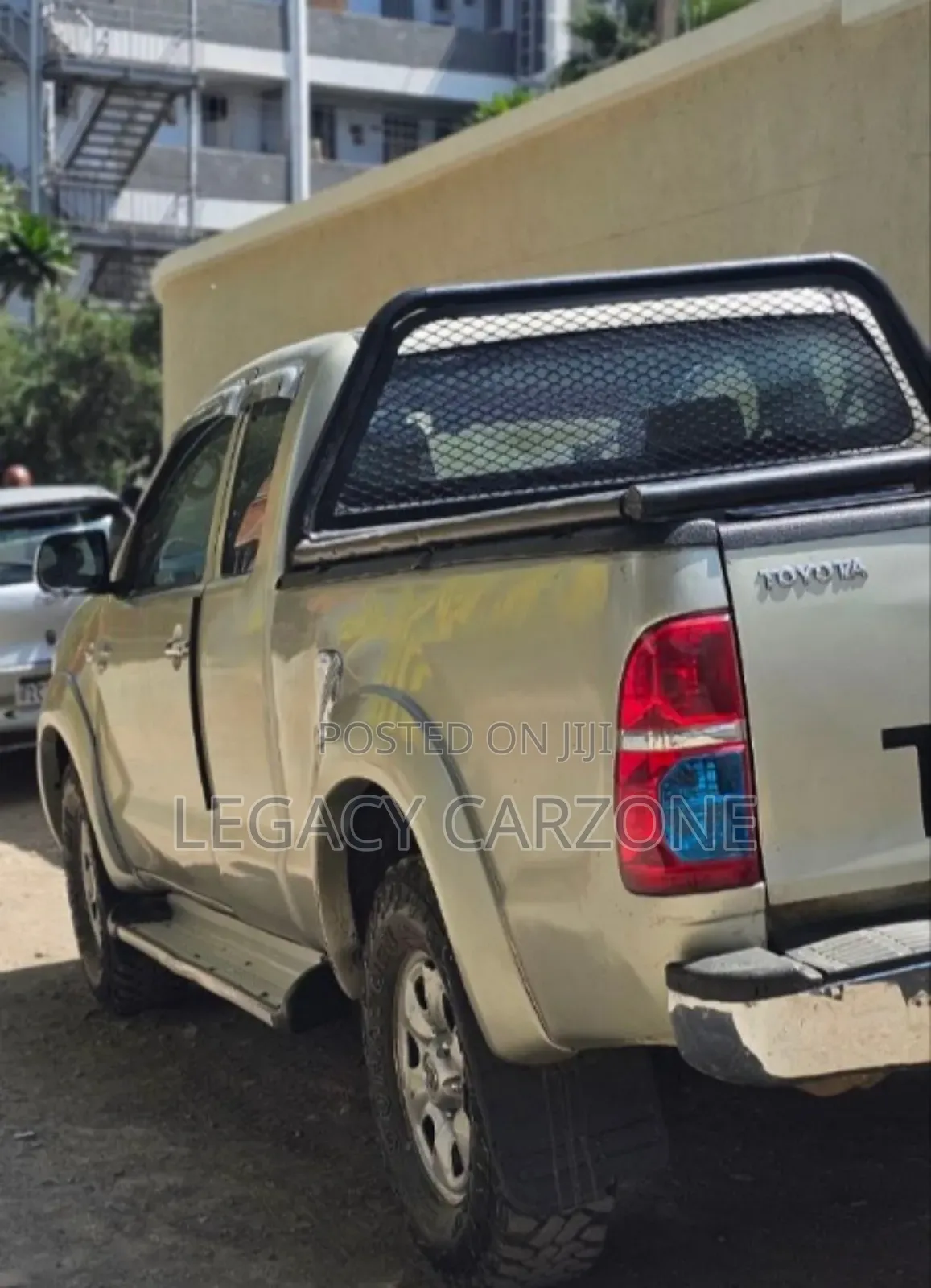 Toyota Hilux 2007 Yellow
