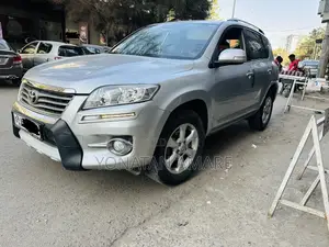 Toyota RAV4 2011 Silver
