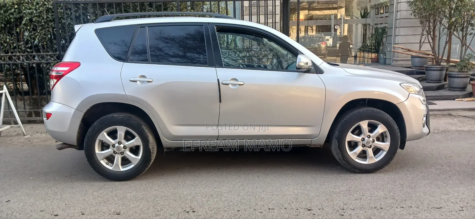 Toyota RAV4 2011 Silver