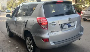 Toyota RAV4 2011 Silver