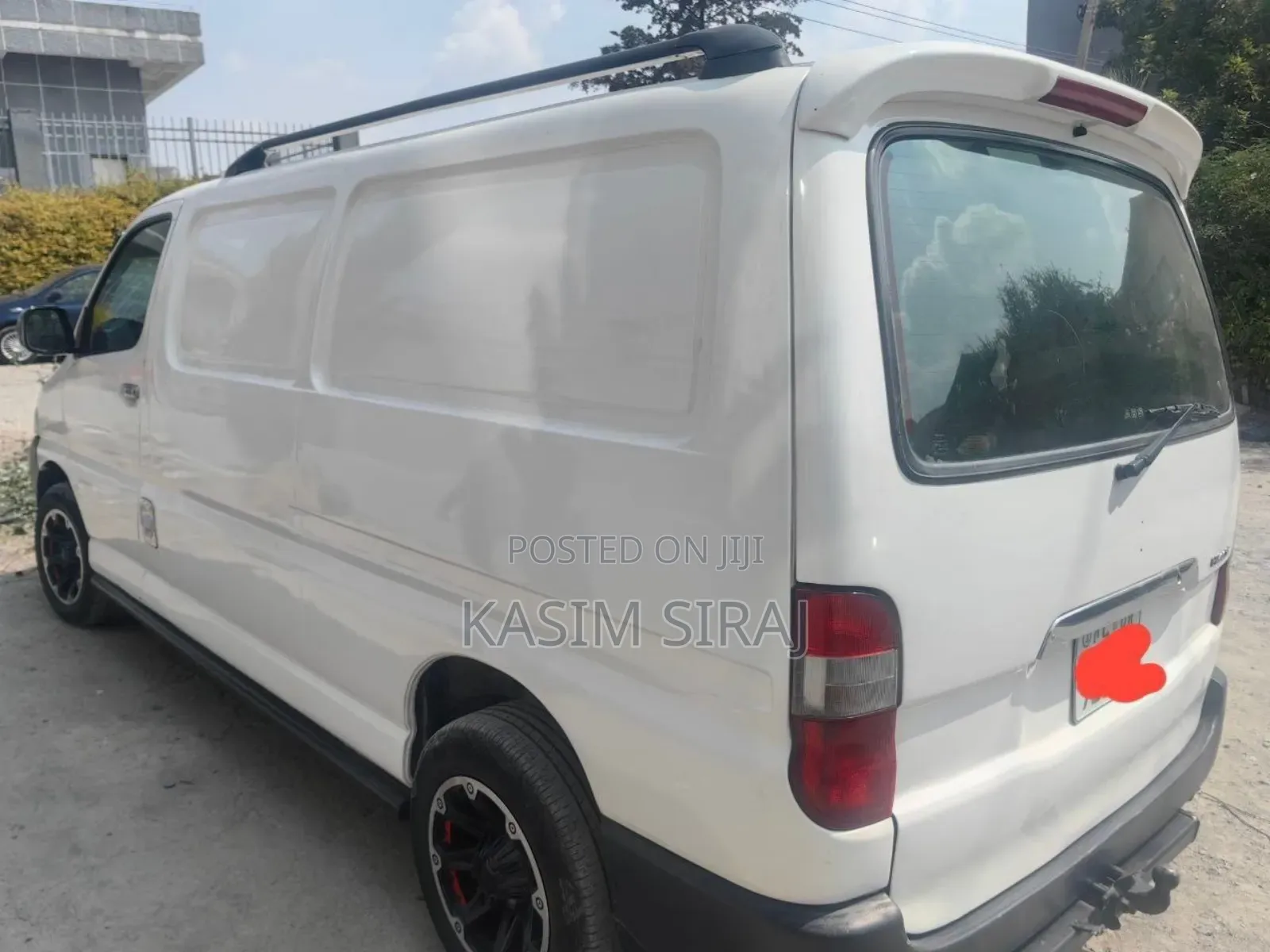 Toyota HiAce 2011 White