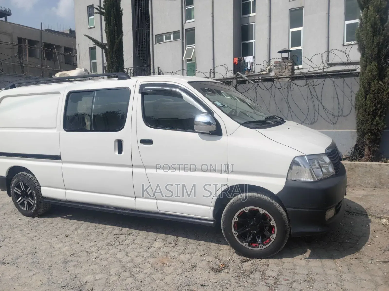 Toyota HiAce 2011 White