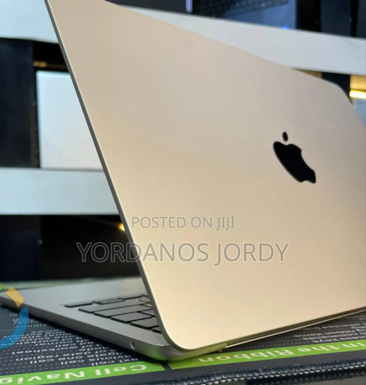 New Laptop Apple MacBook Air 2024 M3 13-Inch 8GB Apple M3 SSD 256GB