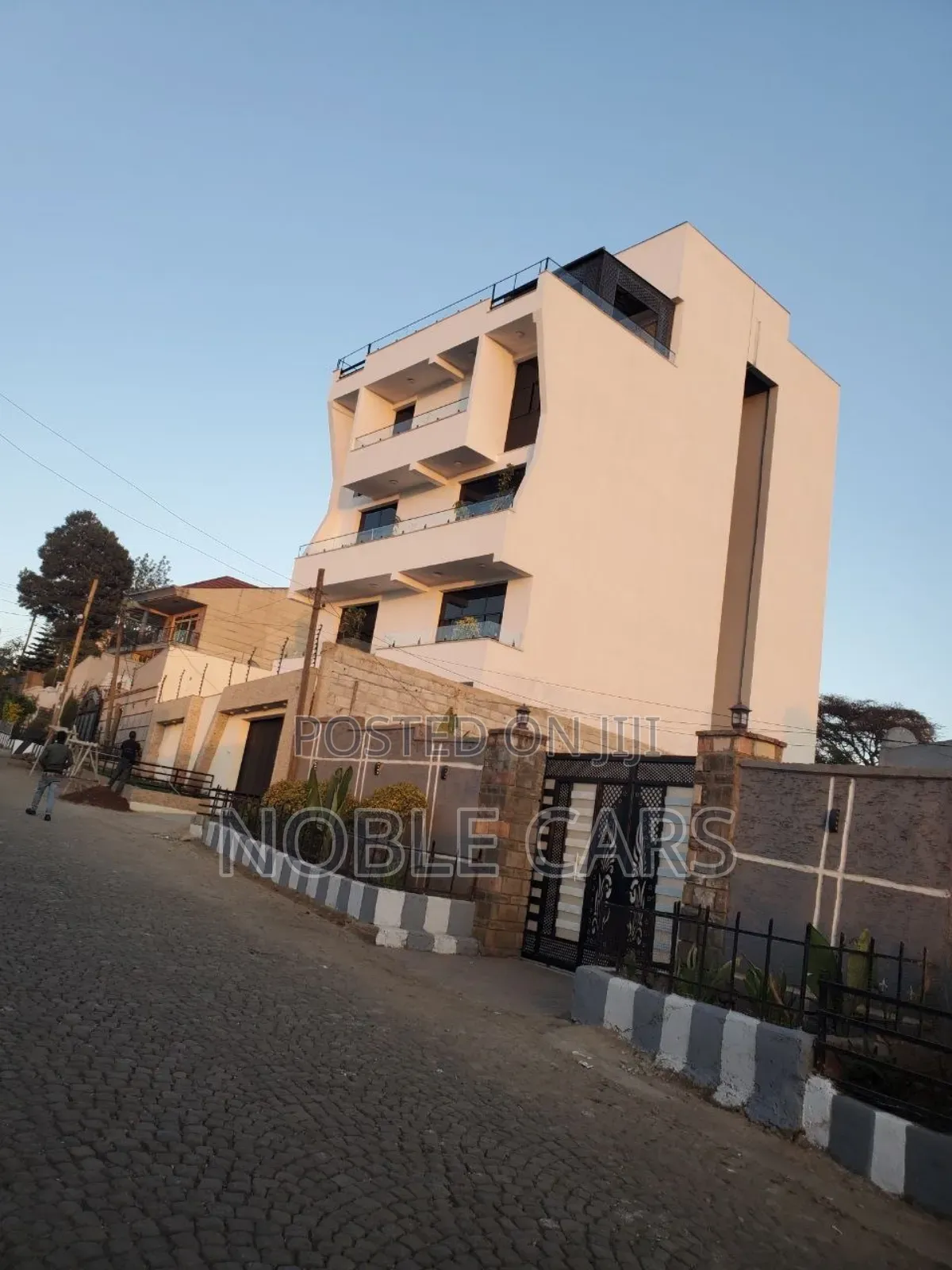 10bdrm House in Gullele for sale