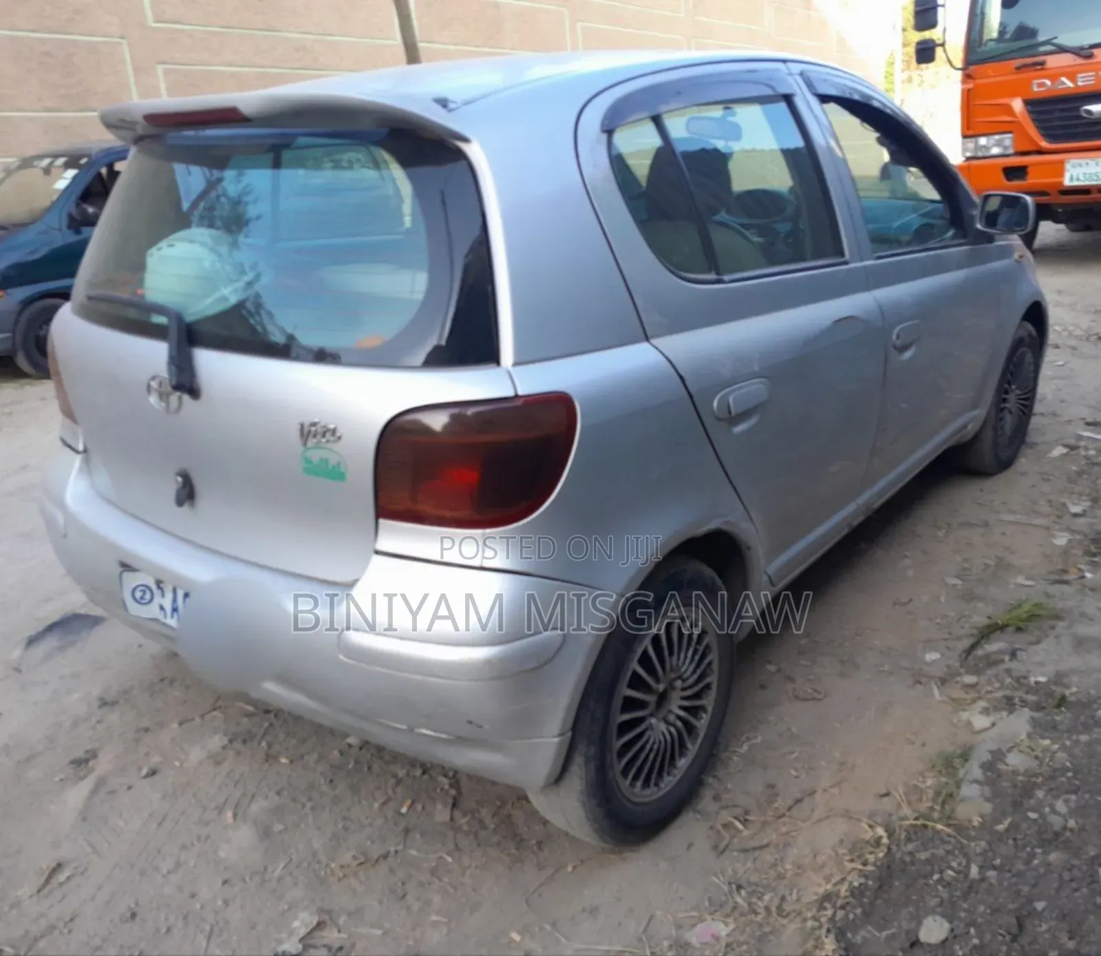 Toyota Vitz 2002 Silver