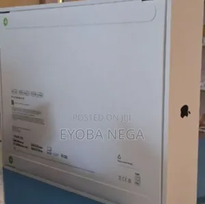 New Laptop Apple MacBook Air 2025 M4 13-Inch 16GB Apple M4 SSD 512GB