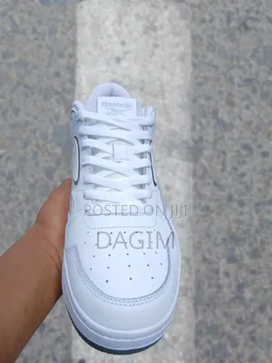 Original Reebok Sneaker – Clean Fresh