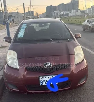 Toyota Yaris 2010 Red