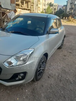Suzuki Swift 2022 Silver