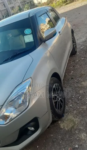 Suzuki Swift 2022 Silver