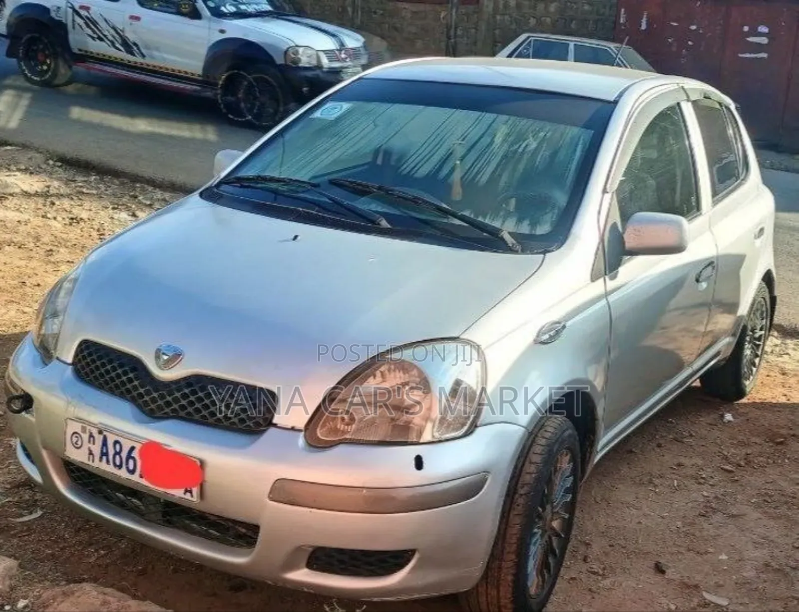 Toyota Vitz 2004 Silver