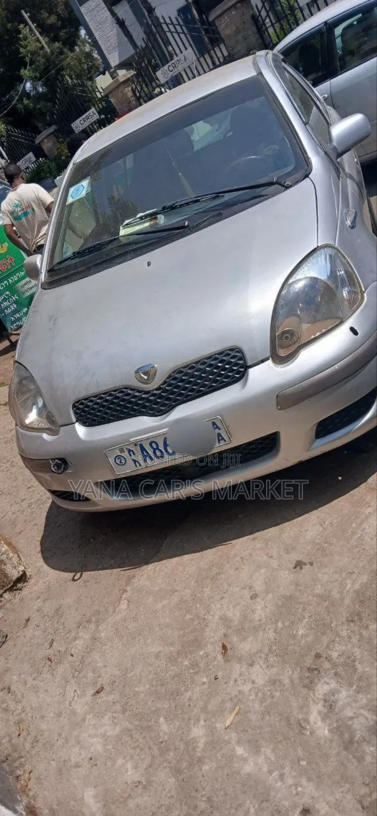 Toyota Vitz 2004 Silver