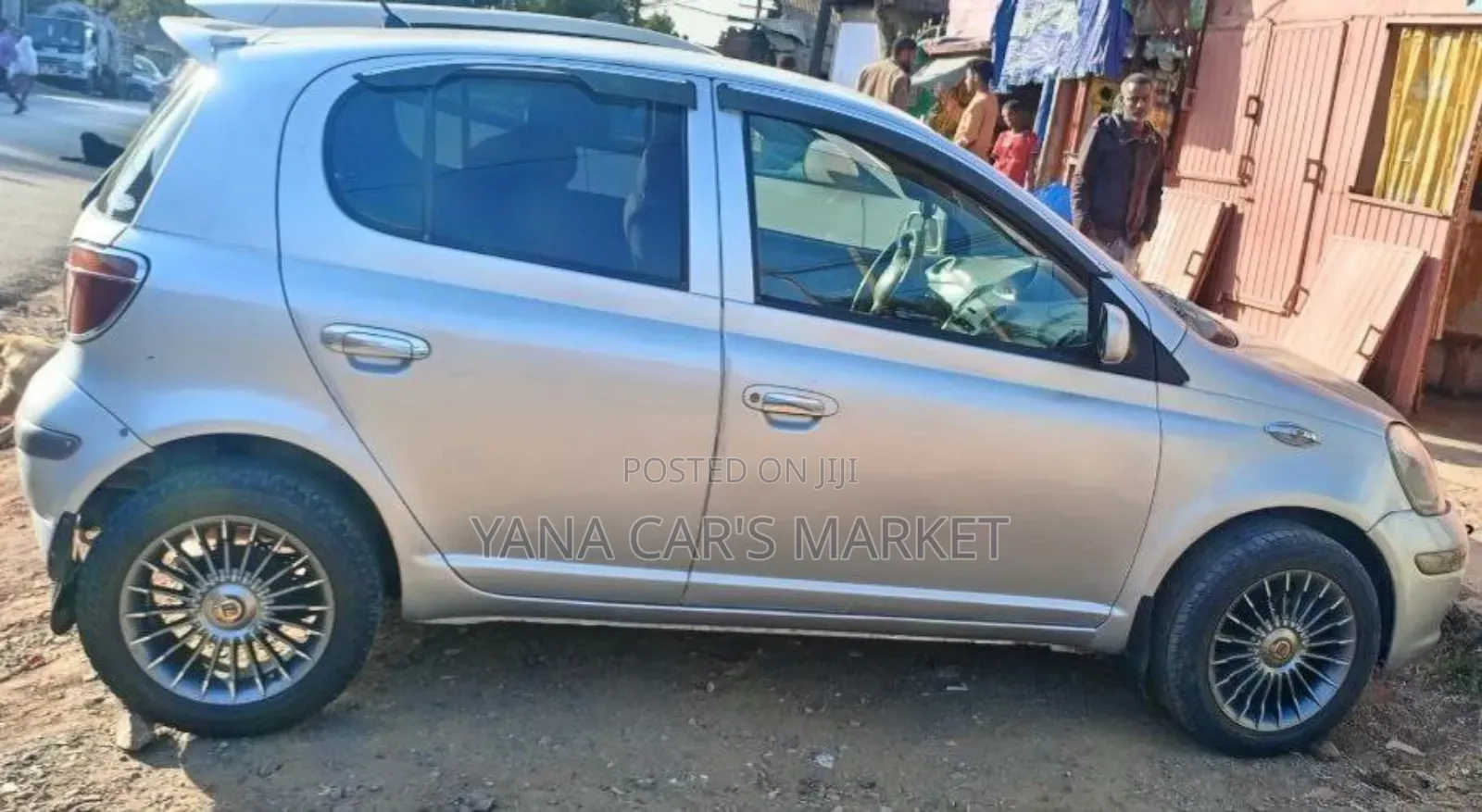 Toyota Vitz 2004 Silver