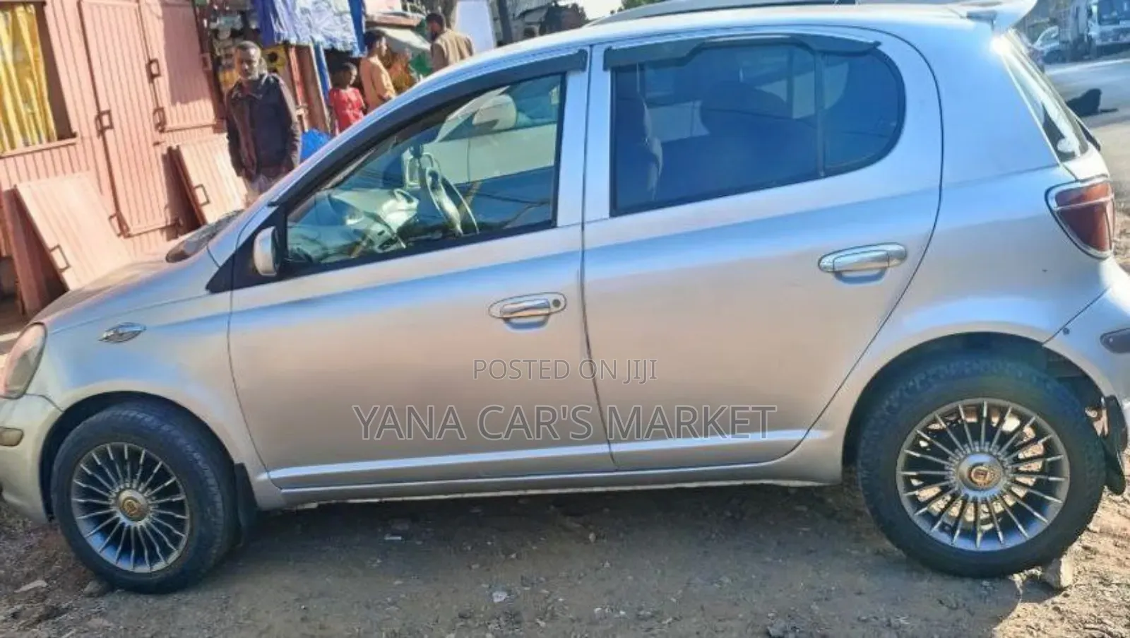 Toyota Vitz 2004 Silver