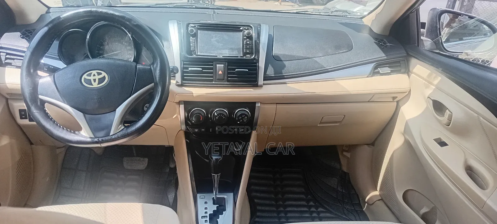 Toyota Yaris 2016 Gold