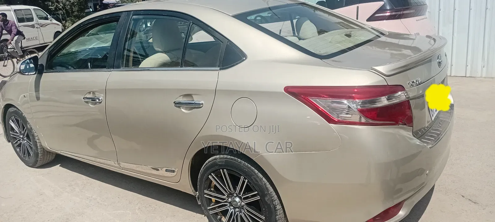 Toyota Yaris 2016 Gold