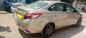 Toyota Yaris 2016 Gold