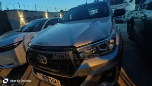 Toyota Hilux 2020 Gray