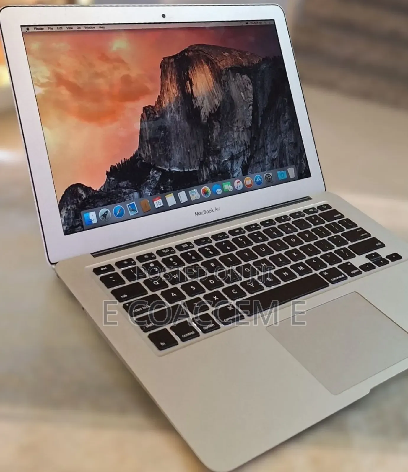 New Laptop Apple MacBook 4GB Intel Core I5 SSD 128GB