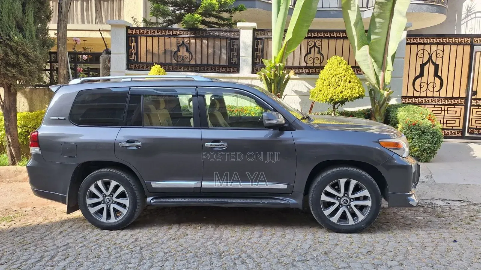 Toyota Land Cruiser 4.5 V8 GX-R 2015 Black