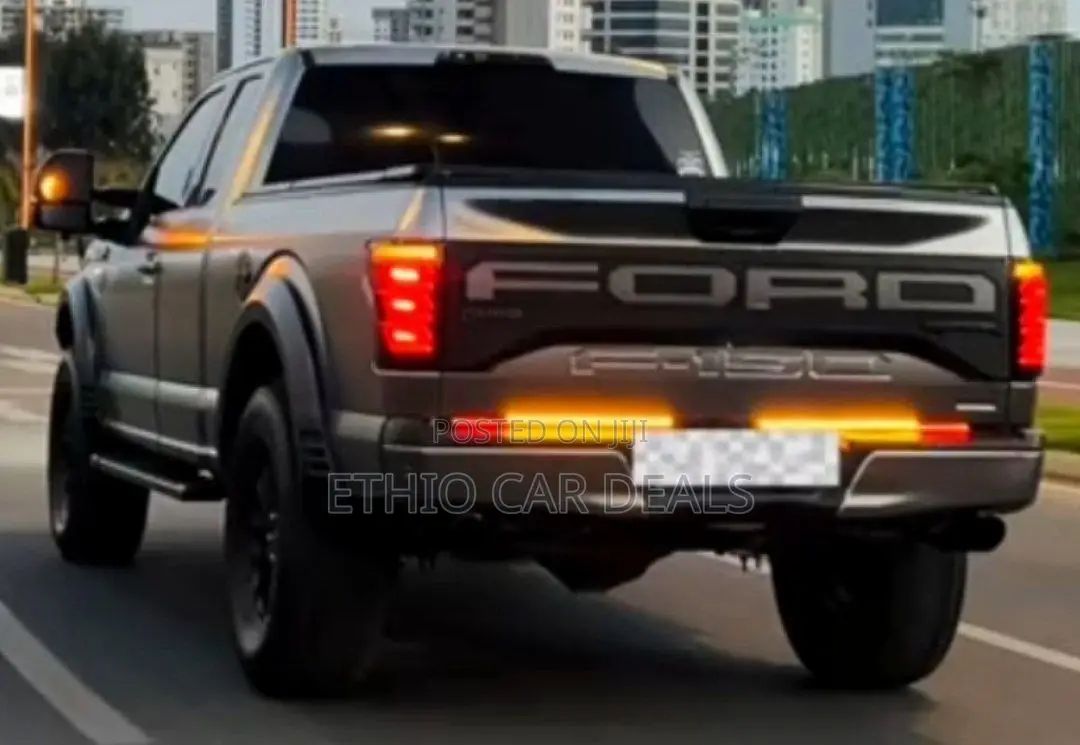 Ford F-150 XLT 4x2 Regular Cab Styleside 6.5 ft. box 122 in. WB 2020 Gray