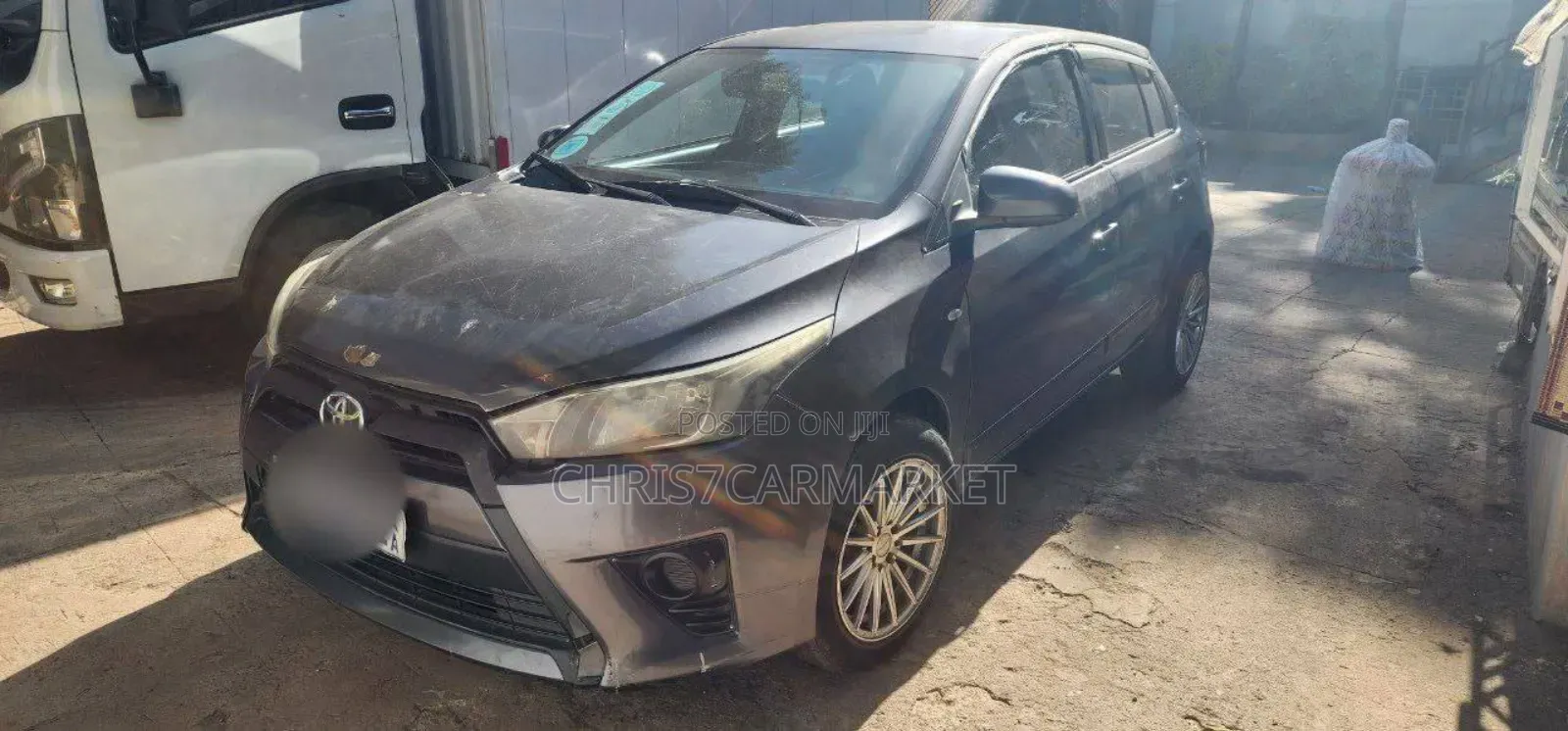 Toyota Yaris L Hatchback 5dr 2015 Gray