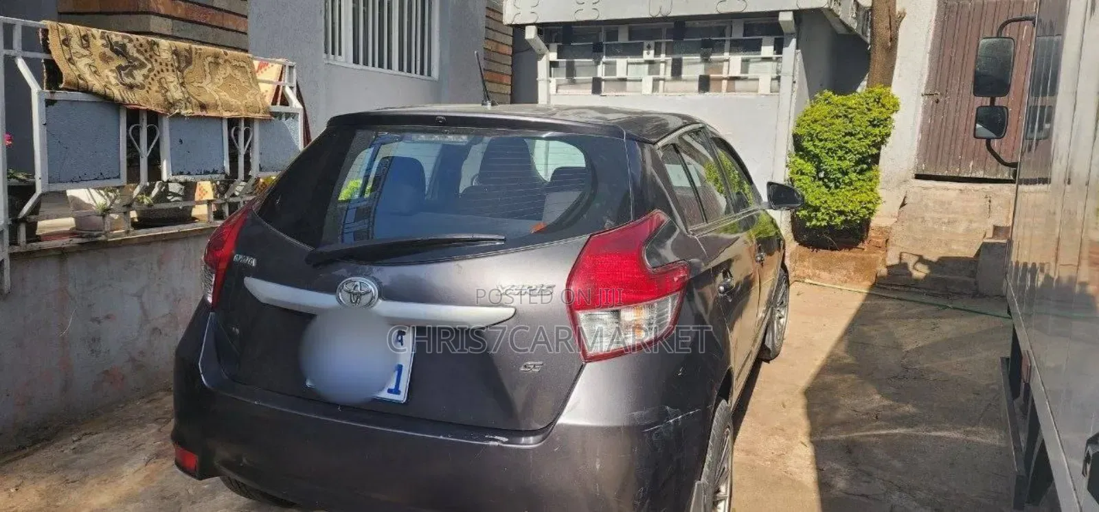 Toyota Yaris L Hatchback 5dr 2015 Gray