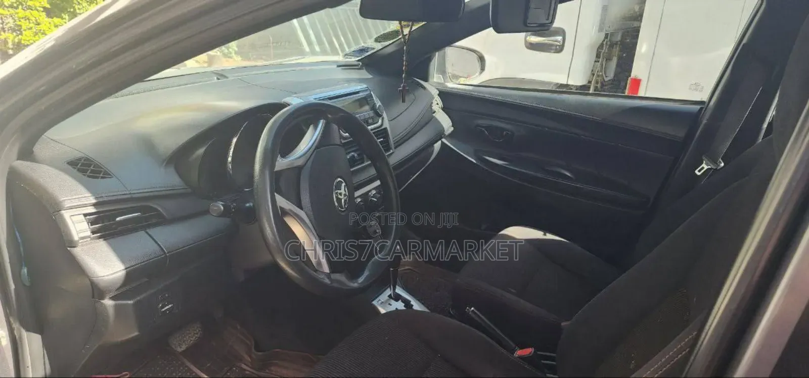 Toyota Yaris L Hatchback 5dr 2015 Gray