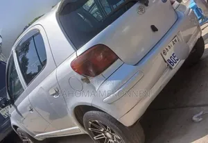 Toyota Vitz 2004 Silver