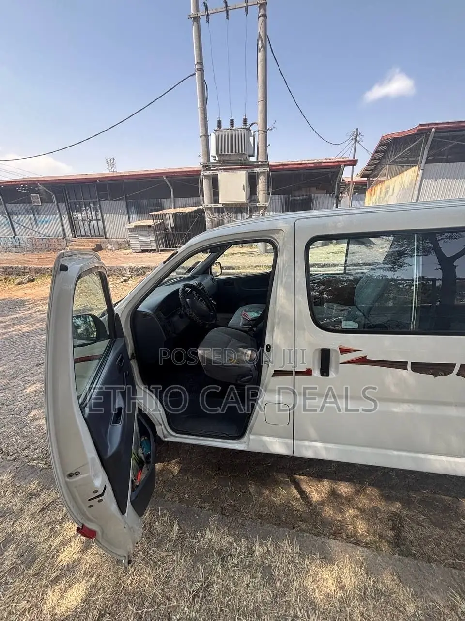 Toyota HiAce 2002 White