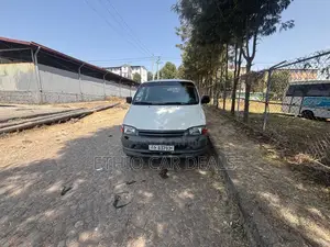 Toyota HiAce 2002 White